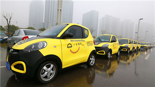 這50輛新能源汽車太黃了！招手即停、一步送到大河車展的門口