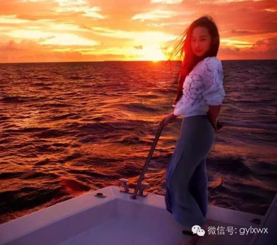 明星旅行糗事一籮筐 總有一個(gè)萌到你！