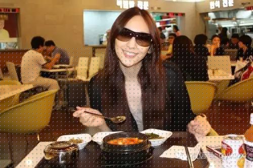 明星旅行糗事一籮筐 總有一個(gè)萌到你！