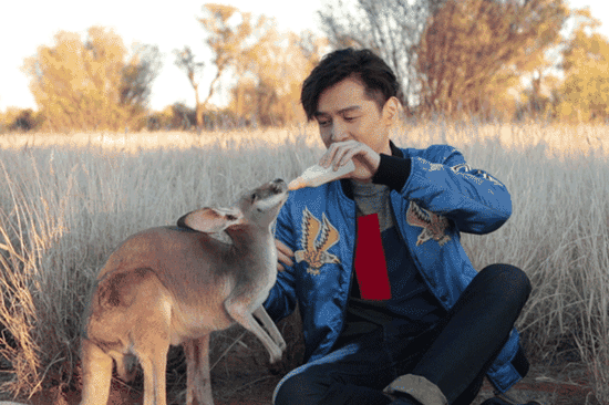 乖哦，慢慢吃~