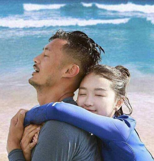 余文樂半夜發(fā)糖示愛周冬雨 余文樂半夜發(fā)糖示愛周冬雨