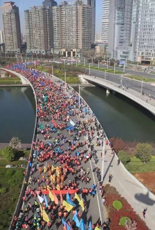 鳴槍開炮，奔跑吧，寶貝！