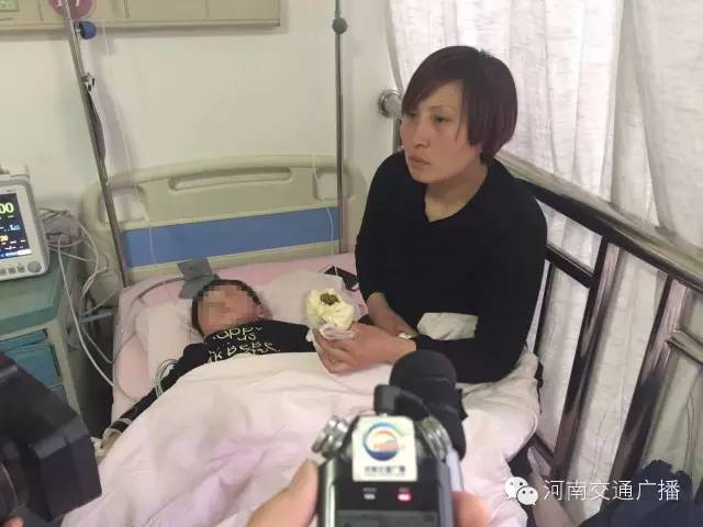小浩天的母親通過(guò)河南交通廣播向所有幫助他們的人表達(dá)了感謝！