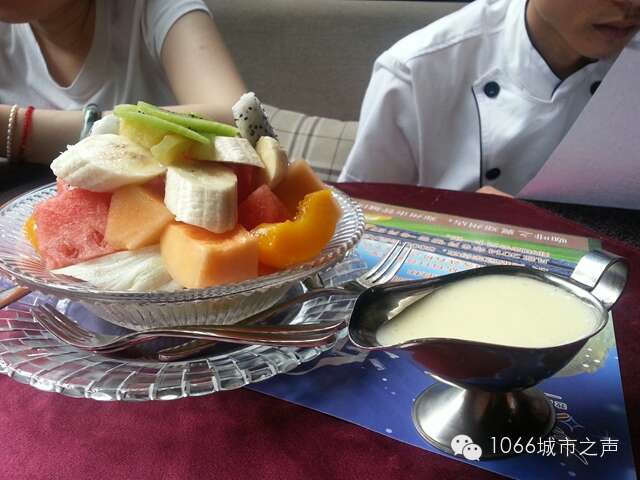 水果沙拉。真材實(shí)料。