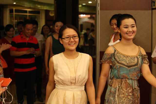 教育廣播主持人登臺(tái)：子楊、悠揚(yáng)