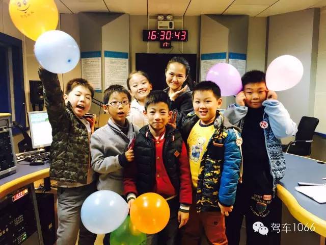 我們不光要成為銀行家，還要當(dāng)主持人！跟著子楊姐姐參觀河南電臺直播間！