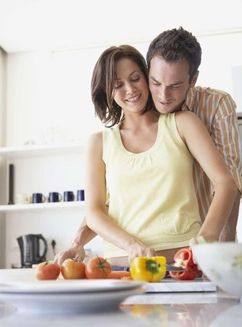 反其道而行，也對(duì)他若即若離