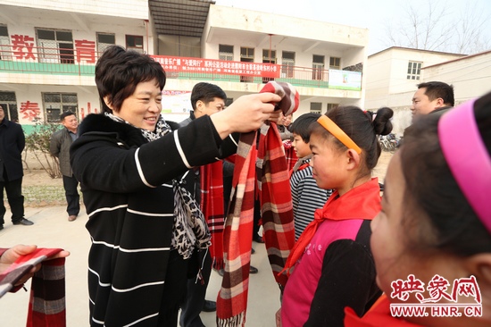 河南電臺音樂廣播魅力881的志愿者走進濮陽市臺前縣徐嶺東村小學 河南電臺音樂廣播魅力881的志愿者走進濮陽市臺前縣徐嶺東村小學