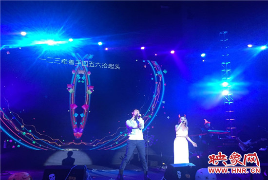 丁當現(xiàn)場分享了她的代表曲目，《猜不透》全場大合唱，歌手嚴爵充分展現(xiàn)創(chuàng)作型歌手的特點。