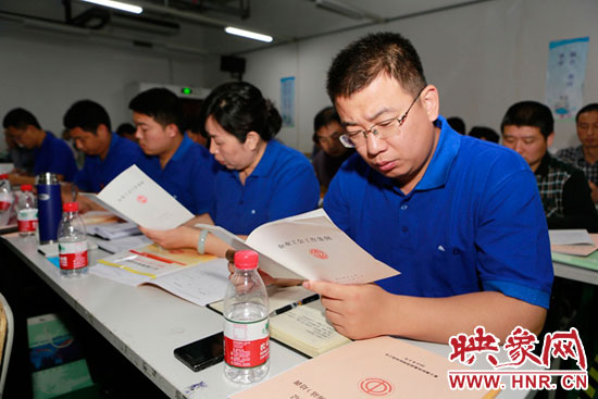 5月15日上午，全國(guó)總工會(huì)送教到基層-富士康工會(huì)干部（河南站）培訓(xùn)班在富士康鄭州科技園開(kāi)班。