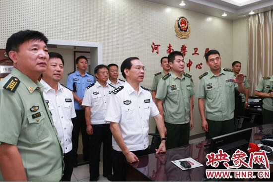 許甘露慰問(wèn)公安現(xiàn)役部隊(duì)和武警官兵 許甘露慰問(wèn)公安現(xiàn)役部隊(duì)和武警官兵