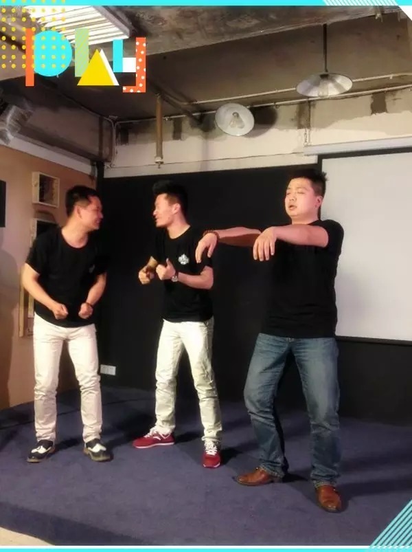 能看出這個場景主題是衛(wèi)生紙嗎？我讀書少，你別騙我……