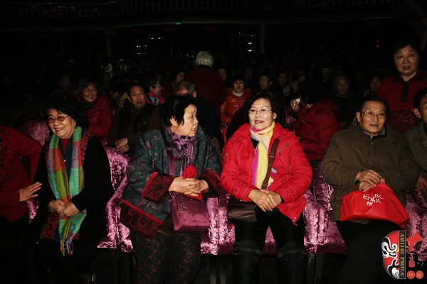 豫劇《朝陽溝》銀環(huán)媽扮演者、著名豫劇表演藝術(shù)家楊華瑞，著名豫劇表演藝術(shù)家王素君