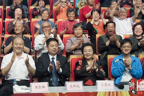 前排就坐的嘉賓-（左起）翟金成、孟祥禮、王秀玲、程雙坤