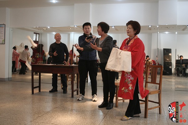 著名戲曲節(jié)目主持人、河南電臺(tái)戲曲廣播當(dāng)家小生月陽(yáng)錄制現(xiàn)場(chǎng)花絮