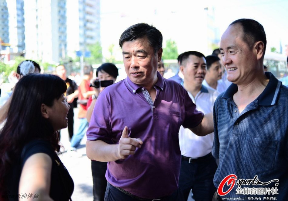 足協(xié)副主席閻世鐸為跳水隊員壯行