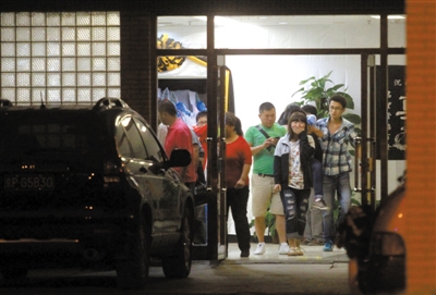 2012年9月17日，廠橋小學(xué)門口，一女子駕車錯將油門當(dāng)剎車，撞死一男學(xué)生。