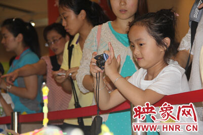 來(lái)一個(gè)近景吧，我的攝影可不是白學(xué)的