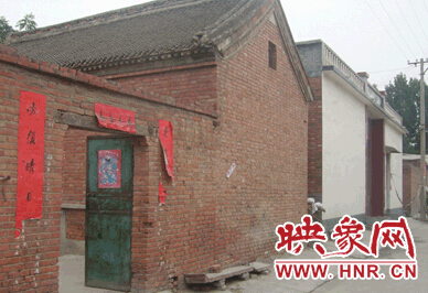 老式房屋  讓人一眼就認(rèn)出他家門(mén)來(lái)