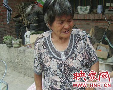 提起家庭狀況 王建榮淚流滿(mǎn)面