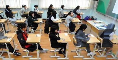 　藝術(shù)生不僅需要專業(yè)課優(yōu)秀，文化課成績也必須達(dá)標(biāo)