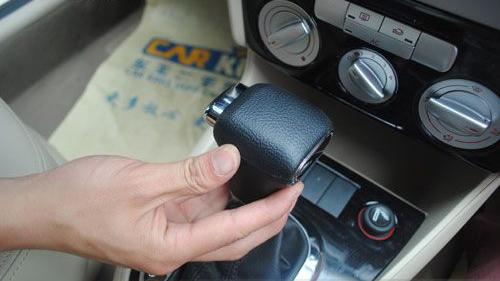 如何通過(guò)內(nèi)飾選優(yōu)質(zhì)二手車(chē) 注意謹(jǐn)防泡水車(chē) 如何通過(guò)內(nèi)飾選優(yōu)質(zhì)二手車(chē) 注意謹(jǐn)防泡水車(chē)