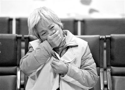 11月20日，河南省鹿邑縣法院，武文英涉嫌故意殺人被審。