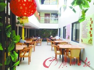 某酒店式養(yǎng)老院的開放餐廳。羅樺琳/圖