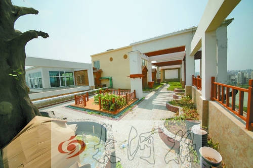 “空中花園”的假樹、水車、小橋都已經(jīng)被拆除