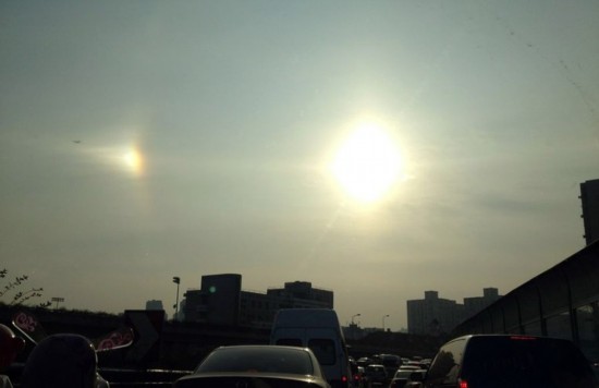 上?，F(xiàn)“3個(gè)太陽”