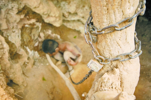 何時“解鎖”，仍需我們靜下心來共同反思。