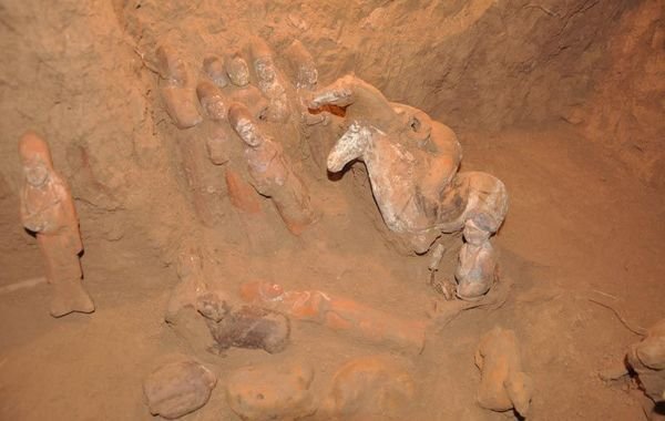 陜西省文物局對外公布了日前發(fā)掘的唐代女官上官婉兒墓葬的照片。