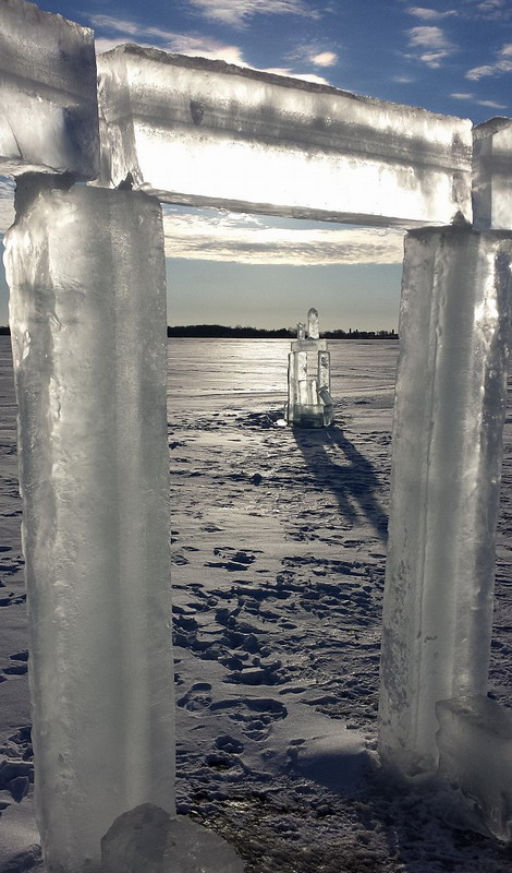 每根冰柱都重達300磅（約合136公斤）。（網頁截圖）