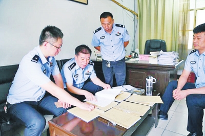 男子身負(fù)命案躲藏15年 靠拾廢品、打零工生活