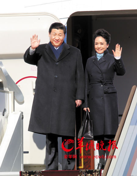 國家主席習(xí)近平首次出訪俄羅斯，夫人彭麗媛陪同。
