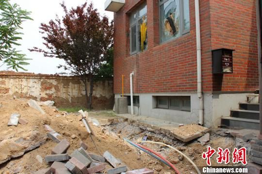 河北聽證會代表遭連續(xù)報(bào)復(fù)已不敢回家居住(圖) 河北聽證會代表遭連續(xù)報(bào)復(fù)已不敢回家居住(圖)