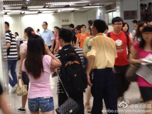 7月22日早上，上海地鐵6號線浦電路站，一男一女發(fā)生激烈口角，女子“指證”男子系“色狼”。