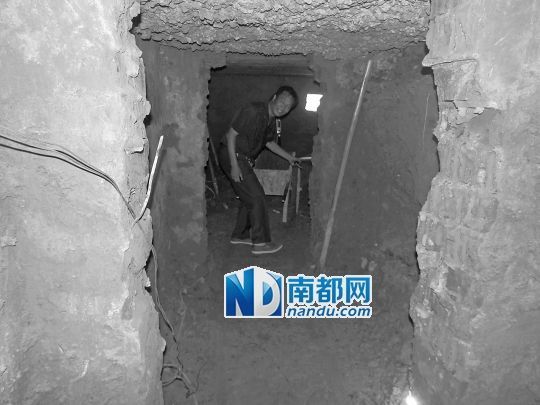 昨日，工人在地宮內(nèi)。CFP圖片