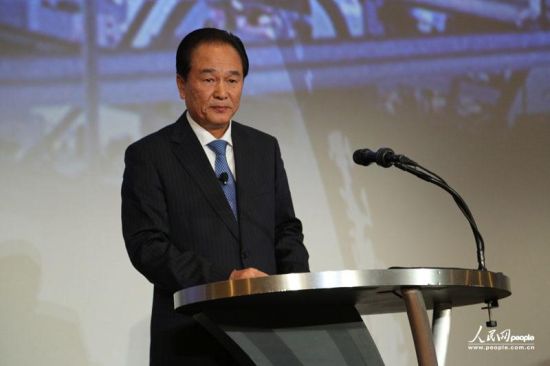 2013年11月5日，第四屆全球網(wǎng)絡(luò)空間合作峰會在美國斯坦福大學(xué)舉行，中國國務(wù)院新聞辦公室主任蔡名照