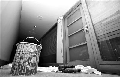 昨日，首師大公布的北京致遠東方教育科技有限公司和工商局網(wǎng)站公司注冊地空無一人。新京報記者 黃月 攝