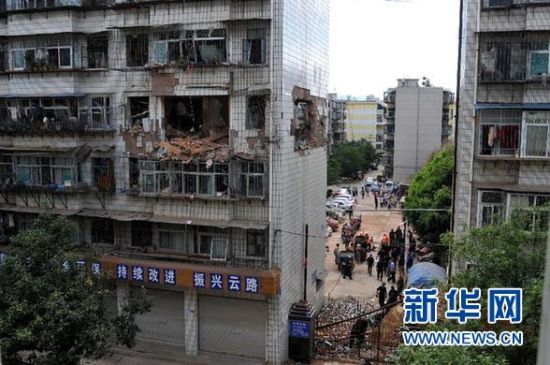 　6月9日在云南楚雄市拍攝的被炸毀的房屋。 新華社發(fā)
