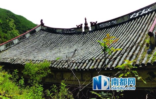 　照光寺在致歉微博中稱，該寺位于蒼山之上，年久失修，且沒有防火通道。
