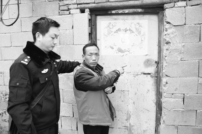 　嫌犯指認(rèn)藏匿兒童的地點(diǎn)。