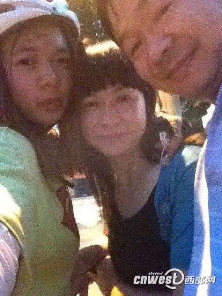 7月13日，廖靖文終于回到宜春家中，與父母團(tuán)聚。（圖片來(lái)源：西部網(wǎng)）