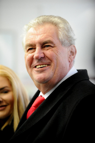 捷克總統(tǒng)直選末輪投票澤曼稱如當(dāng)選不會(huì)見(jiàn)達(dá)賴