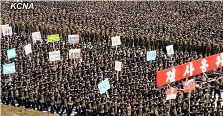 大會(huì)結(jié)束后，與會(huì)群眾舉行示威游行。