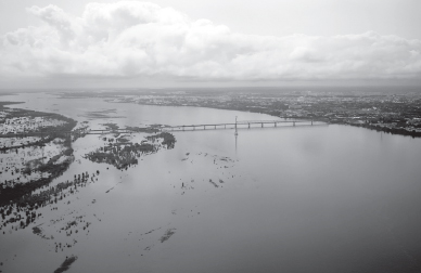 據目前估計，俄遠東地區(qū)因洪災造成的損失超過100億盧布。