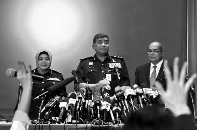 馬來西亞總警察長答記者問。記者陶冉 攝