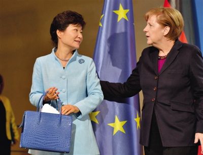 26日，默克爾與來訪的樸槿惠會晤。