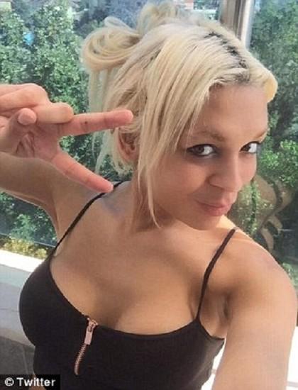 塔拉·赫德森自拍照。